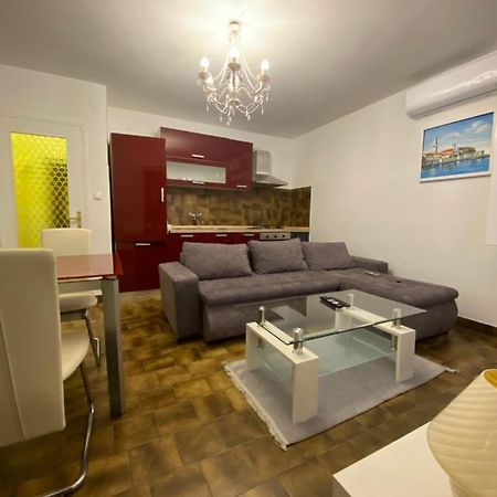 Ferienwohnung Apartman Nela Poreč Exterior foto
